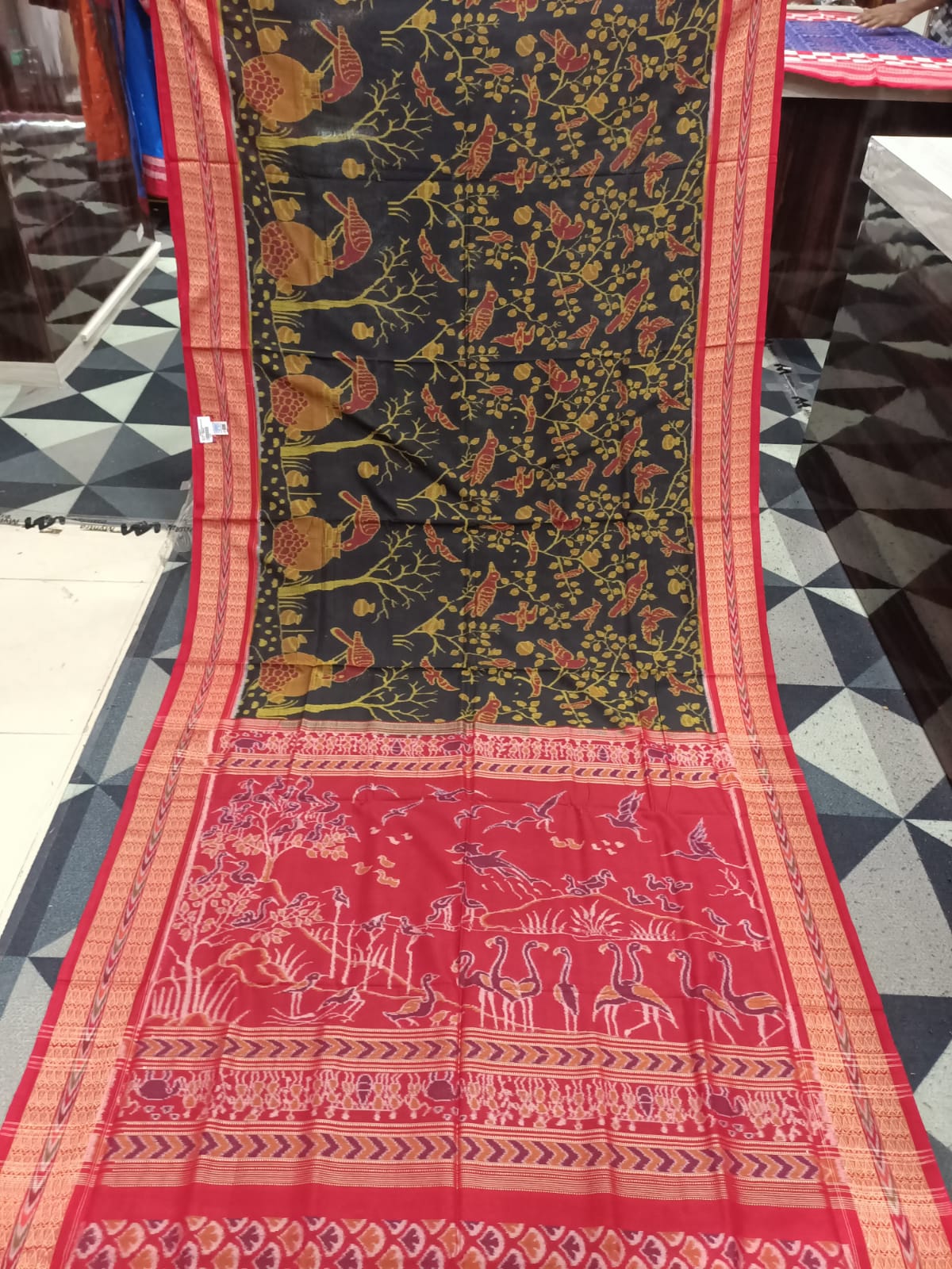 Black Red Crown Design Sambalpuri Cotton Saree