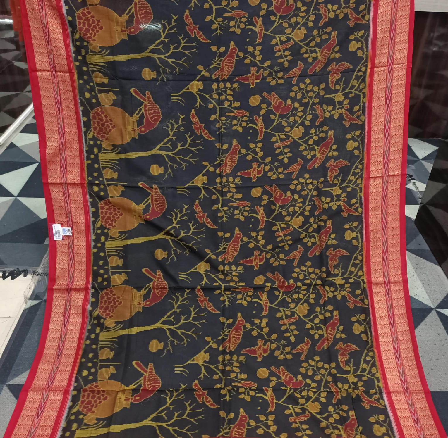 Black Red Crown Design Sambalpuri Cotton Saree