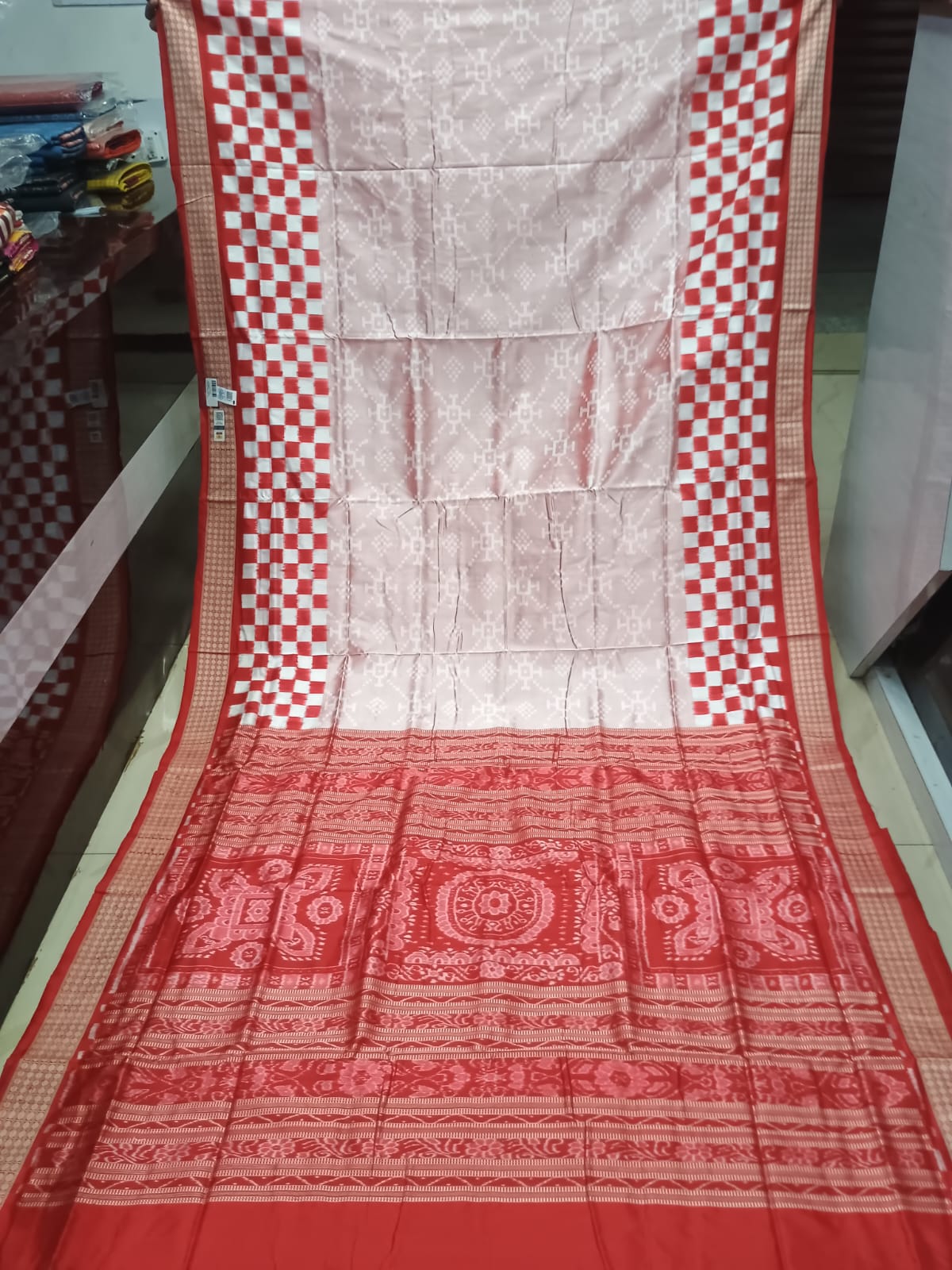 Peach Pink Red Scot Pasapali Design Sambalpuri Silk Saree