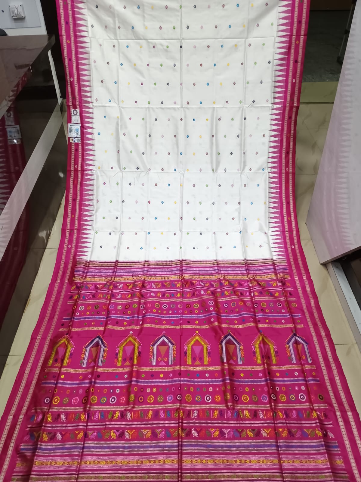White Magenta Dolabedi Silk Saree