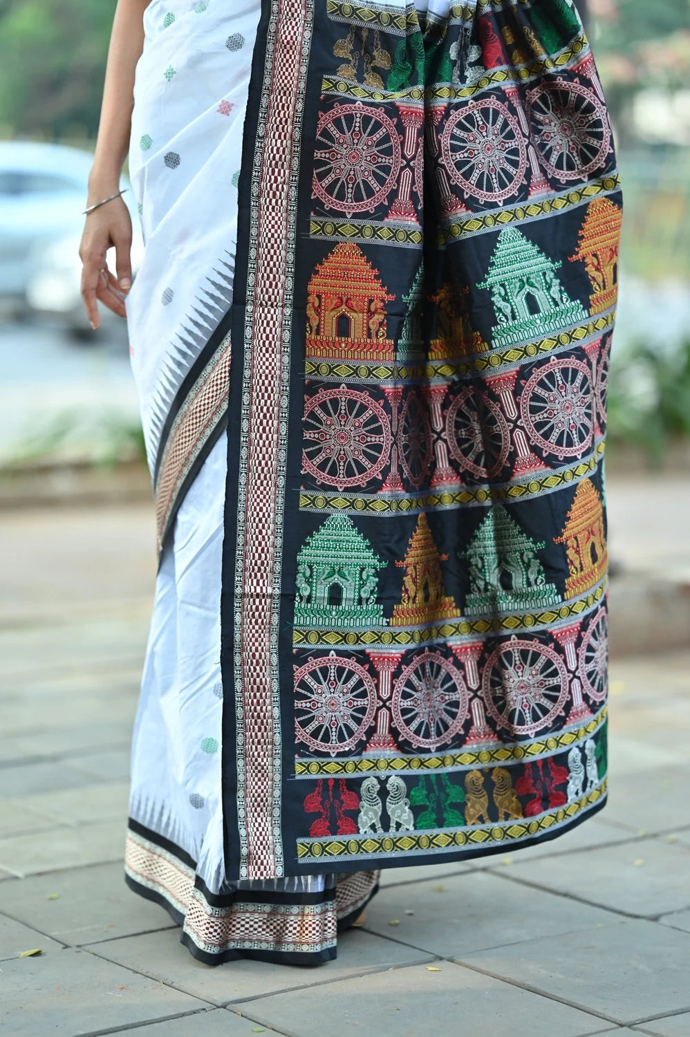 White Black Konark Temple Chakra Sambalpuri Exclusive Silk Saree