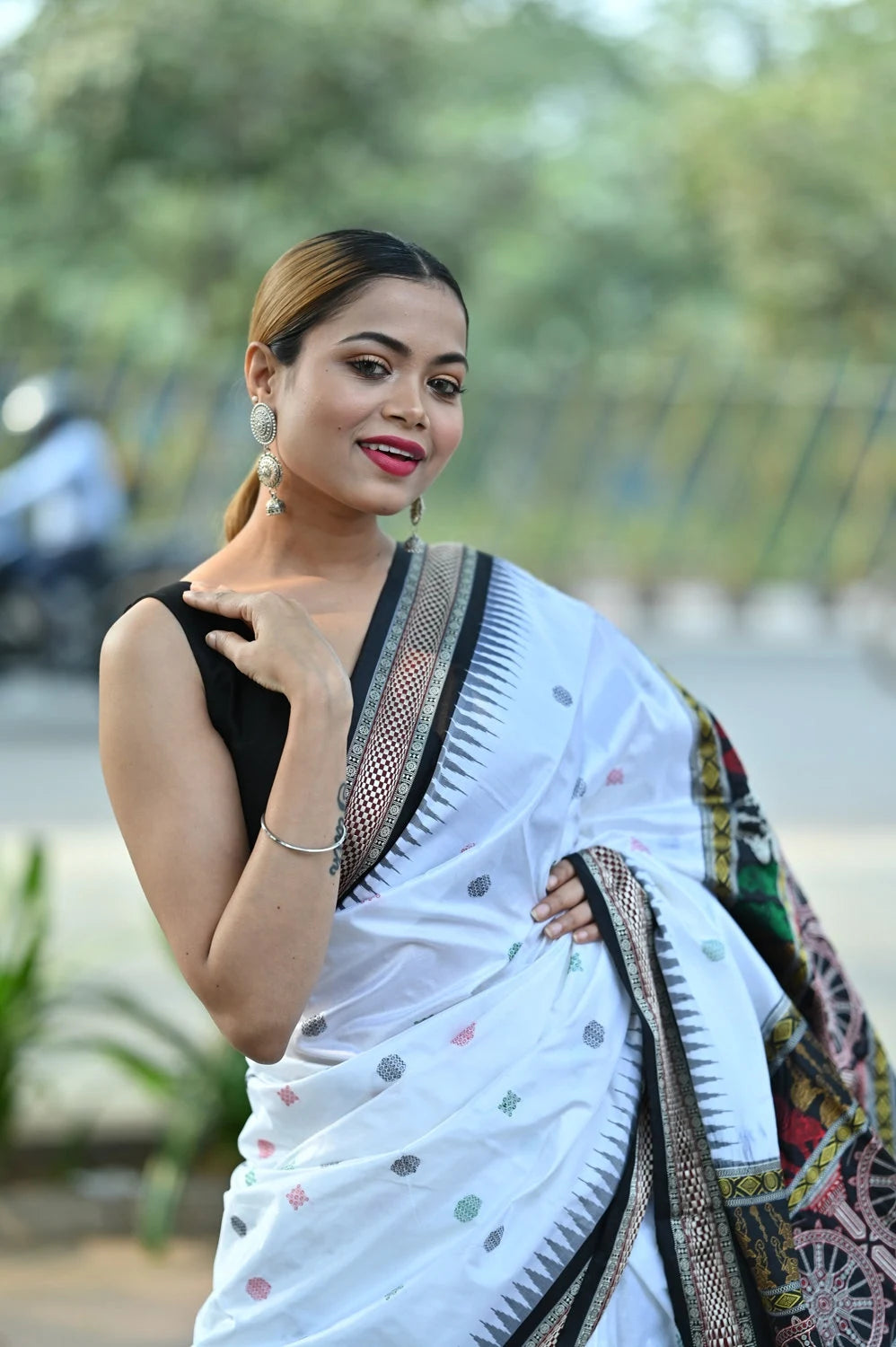 White Black Konark Temple Chakra Sambalpuri Exclusive Silk Saree