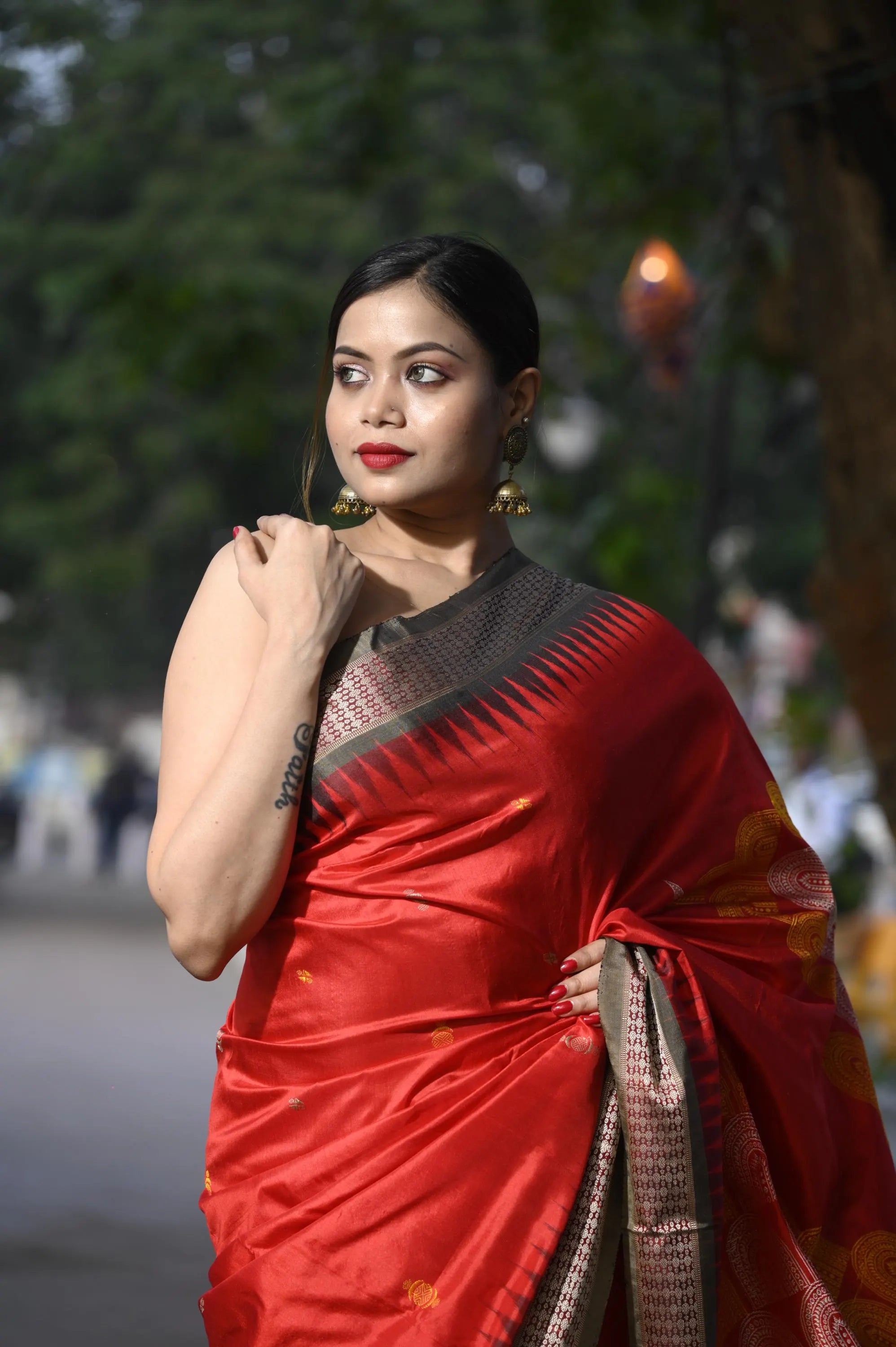 Red Olive Green Chandrama Exclusive Sambalpuri Silk Saree