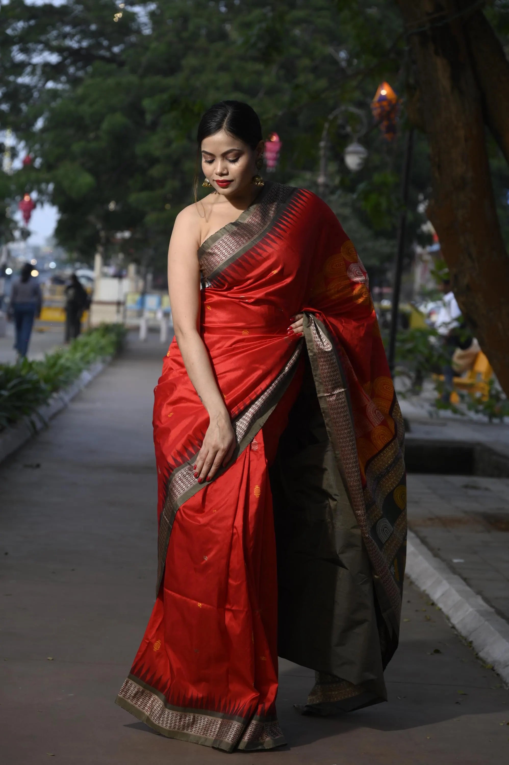 Red Olive Green Chandrama Exclusive Sambalpuri Silk Saree