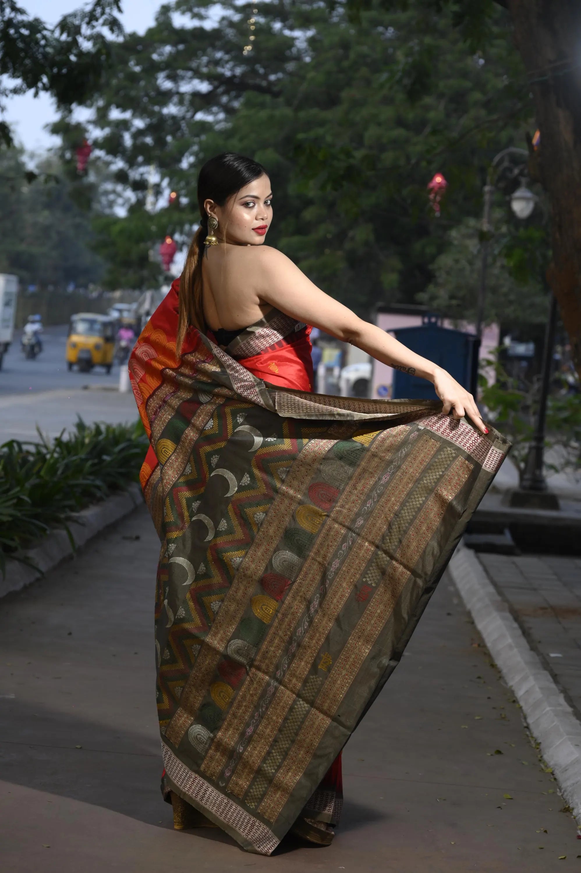 Red Olive Green Chandrama Exclusive Sambalpuri Silk Saree